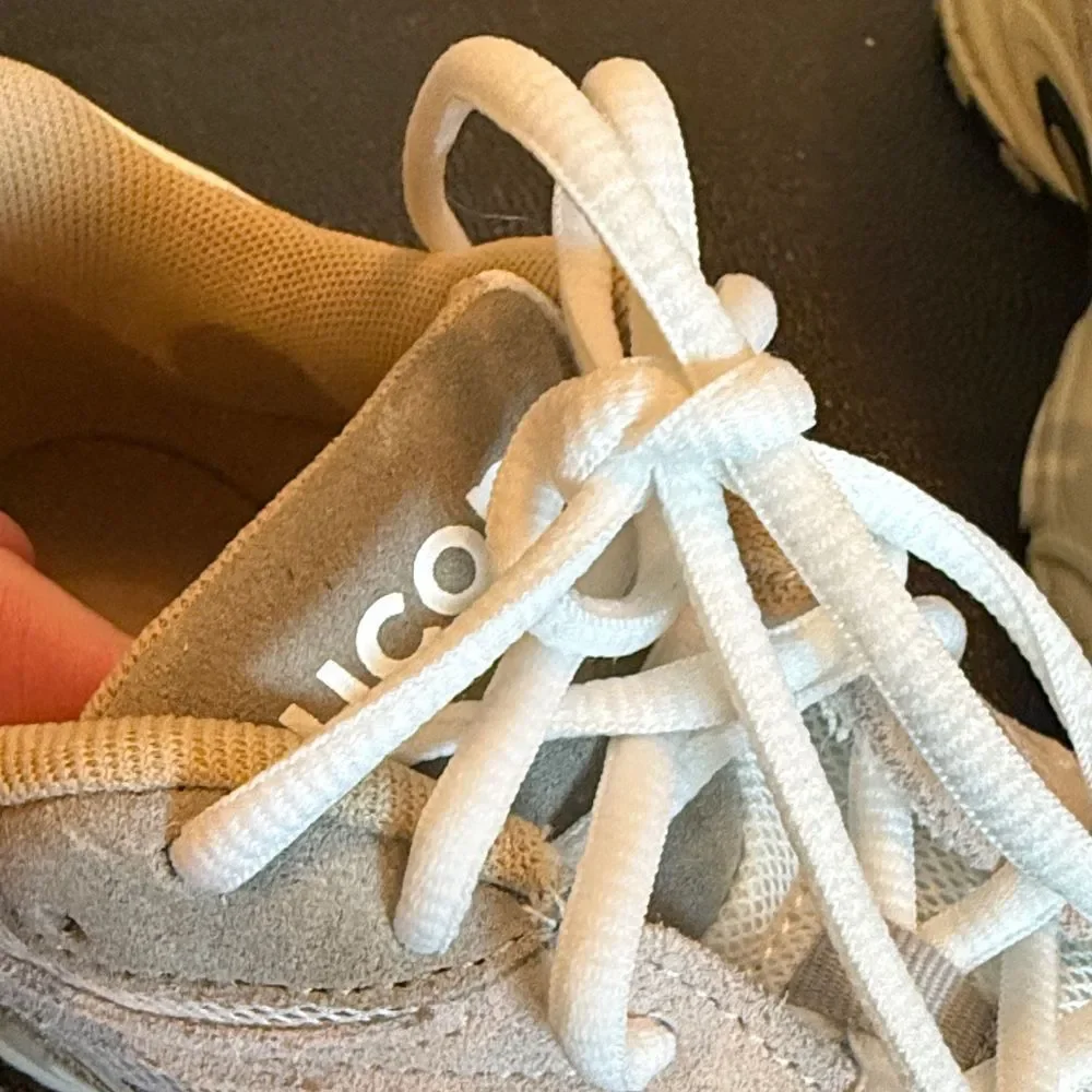 Saucony Women's Sneakers in White, Tan and Gold